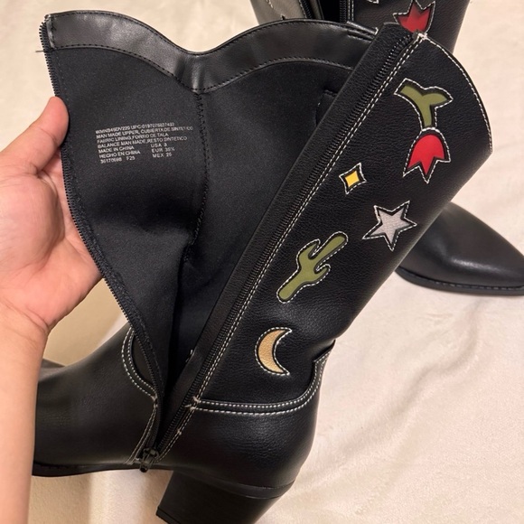 No Boundaries Women's Novelty Western Boots - Picture 4 of 10